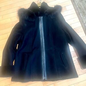 Women's Black shearling Fur-Trimmed Jacket with hood. Great conditions